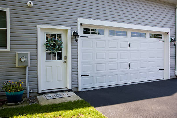 24/7 Emergency Garage Door Panel Replacement experts in Winlock, WA